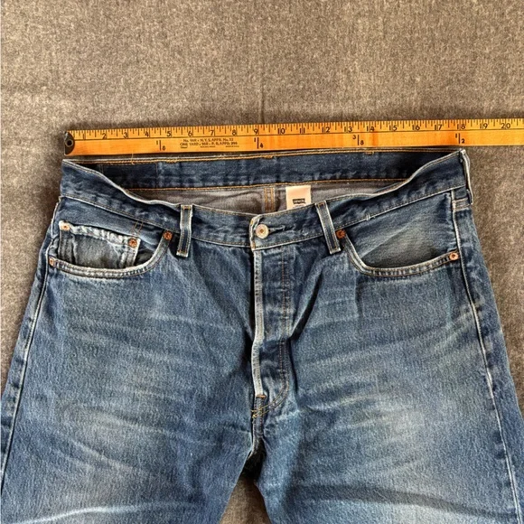 Vintage Distressed Levi’s 501 Jeans - Picture 9 of 11